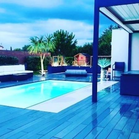 Maison De Vacances Contemporaine Avec Piscine Villa เวอแด็น ภายนอก รูปภาพ