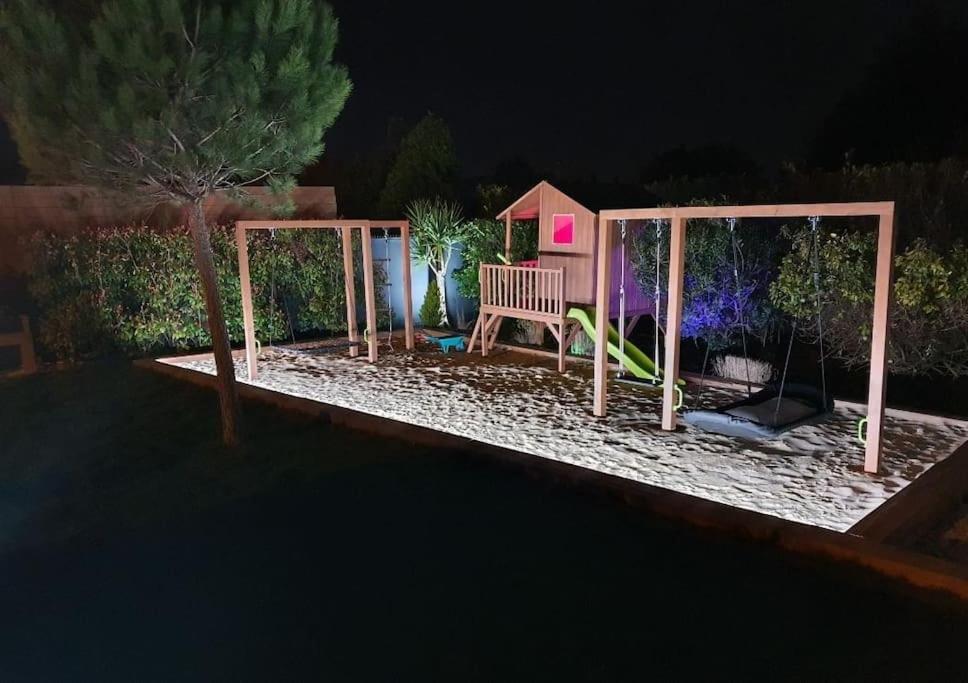 Maison De Vacances Contemporaine Avec Piscine Villa เวอแด็น ภายนอก รูปภาพ